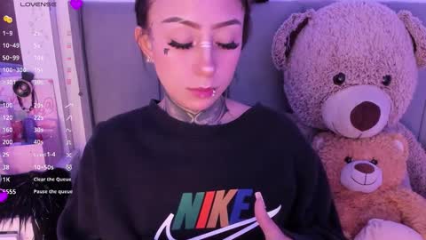 Snapshot of linda_milleer_ chatting on January 2026 05:00:02 AM Lindaa maria online show from January 2026 05:00:02 AM