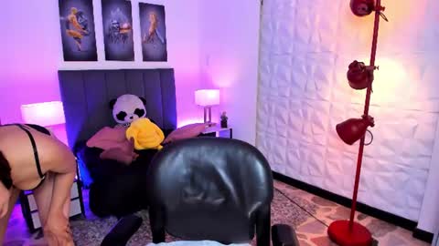 Snapshot of linda_norris chatting on June 2026 12:26:02 PM linda_norris online show from June 2026 12:26:02 PM
