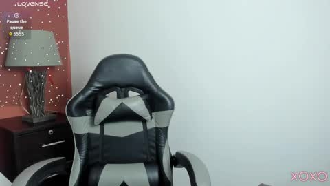 L I N D A online show from February 2026 08:48:02 PM