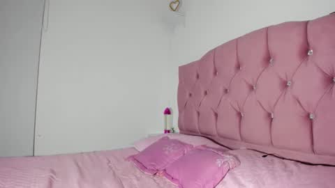 Snapshot of linda_skinny chatting on November 2025 11:09:02 AM LINDA online show from November 2025 11:09:02 AM