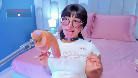 linda_sofi__ online show from April 2026 08:57:02 PM