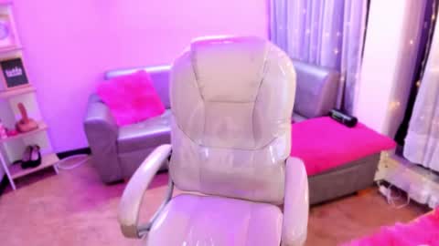 Snapshot of lindaa_miller chatting on December 2024 03:44:02 AM linda miller online show from December 2024 03:44:02 AM