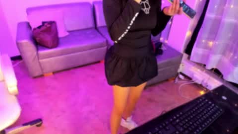 Snapshot of lindaa_miller chatting on January 2025 03:00:02 AM linda miller online show from January 2025 03:00:02 AM