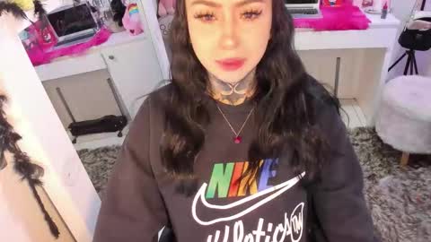 linda miller online show from November 2025 04:39:02 AM