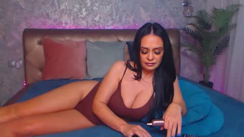 Linda online show from September 2025 02:05:01 AM