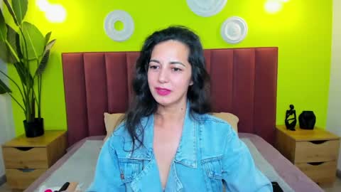 Linda online show from May 2026 01:34:02 AM
