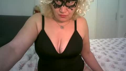LindaXSmile online show from February 2025 01:42:01 AM