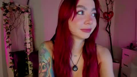 Snapshot of lindsay_khaleesi chatting on April 2026 01:33:01 AM Lindsay online show from April 2026 01:33:01 AM