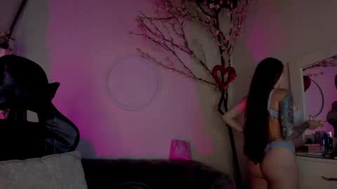 Snapshot of lindsay_khaleesi chatting on May 2026 03:01:01 AM Lindsay online show from May 2026 03:01:01 AM