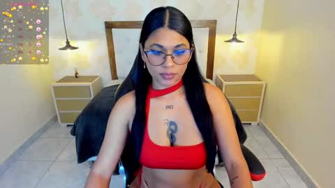 Snapshot of lindsay_martin chatting on February 2025 06:53:01 PM L I N D S A Y online show from February 2025 06:53:01 PM