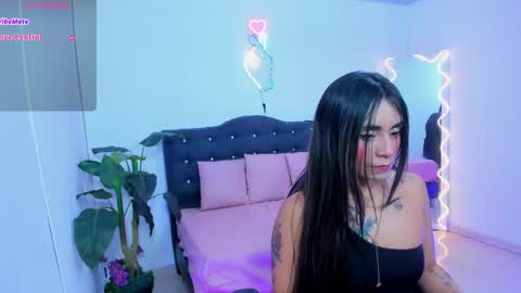 Linda  online show from April 2026 04:04:01 AM
