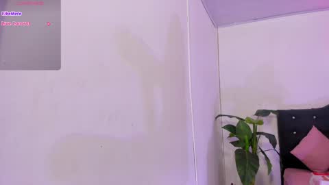 Linda  online show from May 2026 03:34:01 AM