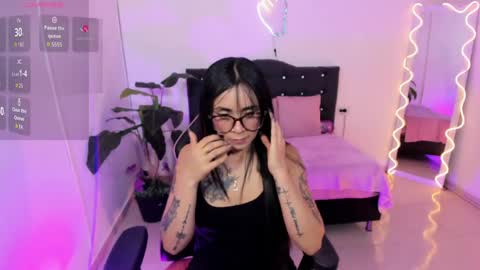Linda  online show from May 2026 03:35:02 AM