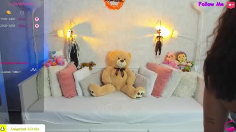 Alexandra online show from October 2025 04:26:01 AM