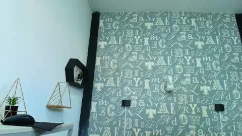 Snapshot of lindsey8 chatting on November 2025 12:28:02 PM Lindsey online show from November 2025 12:28:02 PM