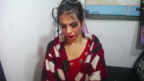 lindsey_2023 online show from January 2025 06:34:02 AM