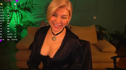 lindsi_luvviv online show from April 2026 04:11:02 PM