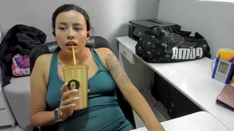 Lindsy online show from October 2025 06:39:02 PM