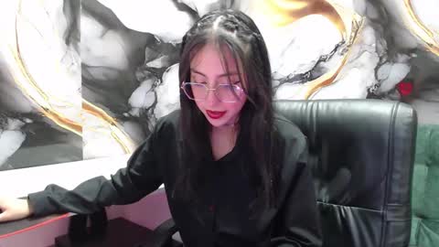 Snapshot of ling_ling24 chatting on February 2025 04:10:01 AM ling ling24 online show from February 2025 04:10:01 AM