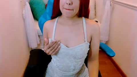 Snapshot of linger_3_9 chatting on December 2024 10:04:02 PM V A L E N T I N A online show from December 2024 10:04:02 PM