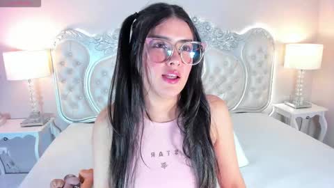 Snapshot of linnaevanson chatting on September 2025 04:45:01 AM Linna online show from September 2025 04:45:01 AM