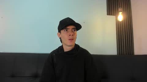 Snapshot of lio_____ chatting on March 2026 03:20:01 AM Lio online show from March 2026 03:20:01 AM