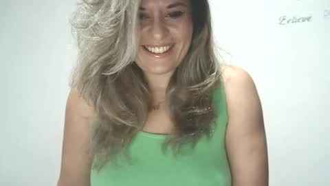 Snapshot of lionessmom chatting on October 2025 01:17:01 AM lionessmom online show from October 2025 01:17:01 AM