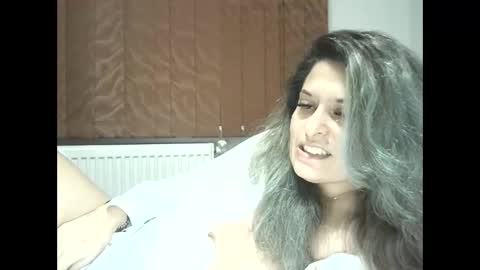 Snapshot of lionessmom chatting on November 2025 11:15:01 PM lionessmom online show from November 2025 11:15:01 PM