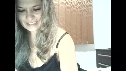 Snapshot of lionessmom chatting on November 2025 04:45:02 AM lionessmom online show from November 2025 04:45:02 AM