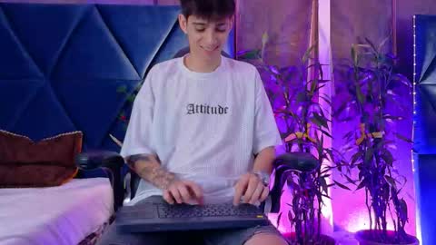 LION FOSTER online show from December 2025 10:05:01 PM