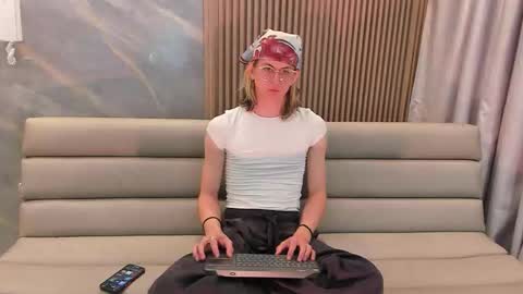 Snapshot of lior_evan chatting on November 2025 11:31:01 AM Lior evan online show from November 2025 11:31:01 AM