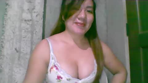 Snapshot of lipsofangel16 chatting on January 2025 04:44:02 PM im cherry online show from January 2025 04:44:02 PM