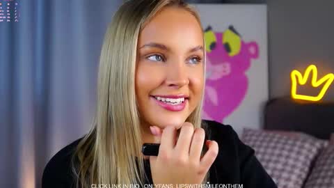 Snapshot of lipswithsmileonthem chatting on November 2025 05:07:02 AM Amelia online show from November 2025 05:07:02 AM