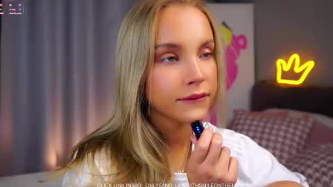 Snapshot of lipswithsmileonthem chatting on November 2025 01:15:01 AM Amelia online show from November 2025 01:15:01 AM