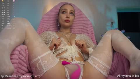 Lisa online show from January 2025 12:59:01 PM