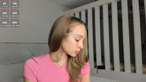 Lisa online show from November 2025 04:01:02 PM