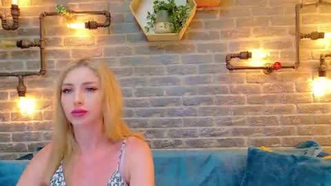Snapshot of lisa_caprice chatting on July 2026 03:35:01 AM Lisa Caprice online show from July 2026 03:35:01 AM