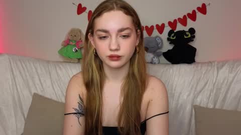 Snapshot of lisa_lit chatting on February 2025 05:52:01 AM Lisa and Katerina online show from February 2025 05:52:01 AM