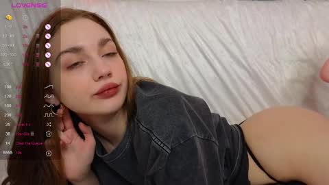 Snapshot of lisa_lit chatting on February 2025 08:58:01 AM Lisa and Katerina online show from February 2025 08:58:01 AM