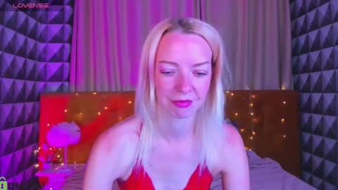 Lisa online show from October 2025 01:04:02 AM