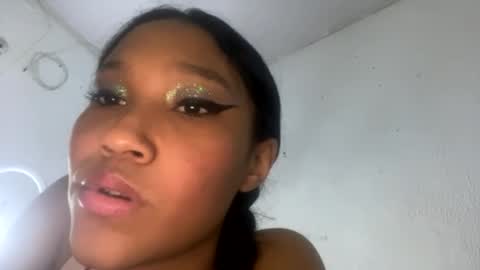 Snapshot of lisa_mahun72 chatting on October 2025 05:04:01 AM Lisa online show from October 2025 05:04:01 AM