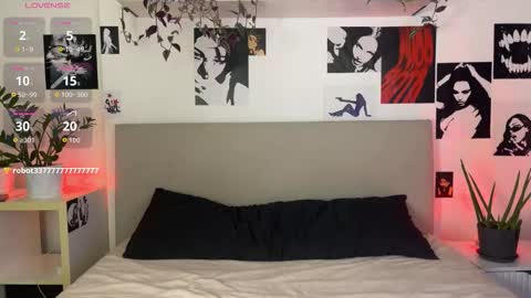 Snapshot of lisa_moons chatting on November 2025 05:36:02 PM lisa_moons online show from November 2025 05:36:02 PM