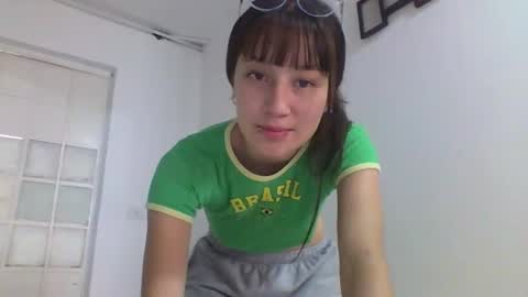 Snapshot of lisa_roberths chatting on January 2025 06:51:01 PM Lisa Roberths online show from January 2025 06:51:01 PM