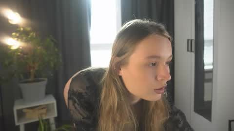 Snapshot of lisa_schiele chatting on September 2025 05:08:01 AM Elisabeth or Lisa online show from September 2025 05:08:01 AM
