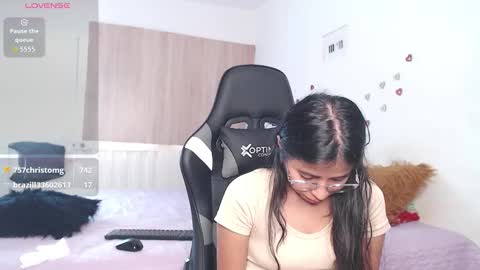 Snapshot of lisa_sexxy chatting on November 2025 05:46:02 PM faisury online show from November 2025 05:46:02 PM