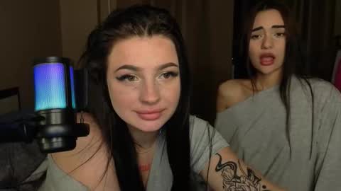 Lisa and Den online show from September 2025 09:38:01 PM