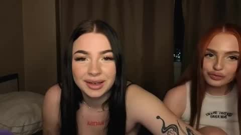 Snapshot of lisaanddenis chatting on November 2025 04:40:02 PM Lisa and Den online show from November 2025 04:40:02 PM