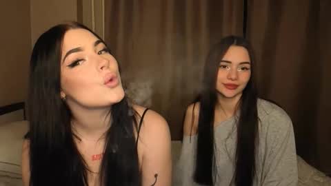 Snapshot of lisaanddenis chatting on November 2025 01:15:02 PM Lisa and Den online show from November 2025 01:15:02 PM