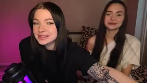 Snapshot of lisaanddenis chatting on December 2025 05:24:02 AM Lisa and Den online show from December 2025 05:24:02 AM