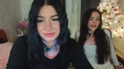 Snapshot of lisaanddenis chatting on January 2026 05:49:02 PM Lisa and Den online show from January 2026 05:49:02 PM